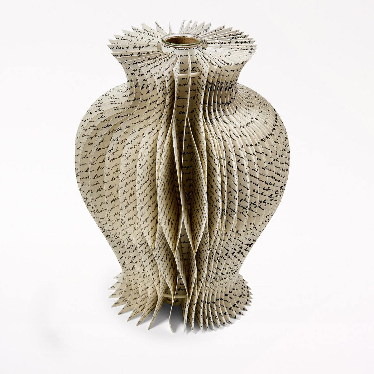 Vase en pages de livre – Fuselé  - image 1